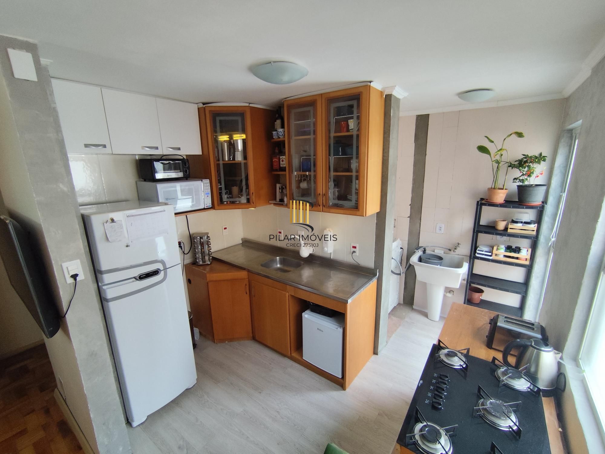 Apartamento semi mobiliado de 2 quartos e 2 vagas no bairro Petrópolis