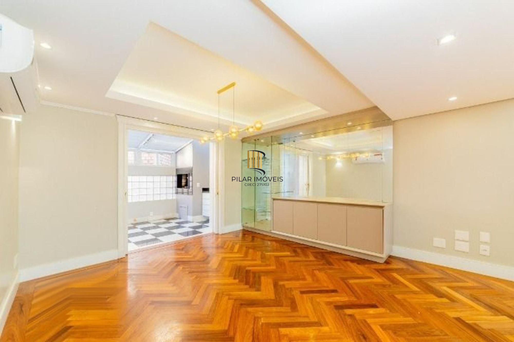 Casa em Condomínio com 5 quartos e 390m² à venda em Boa Vista, Porto Alegre.