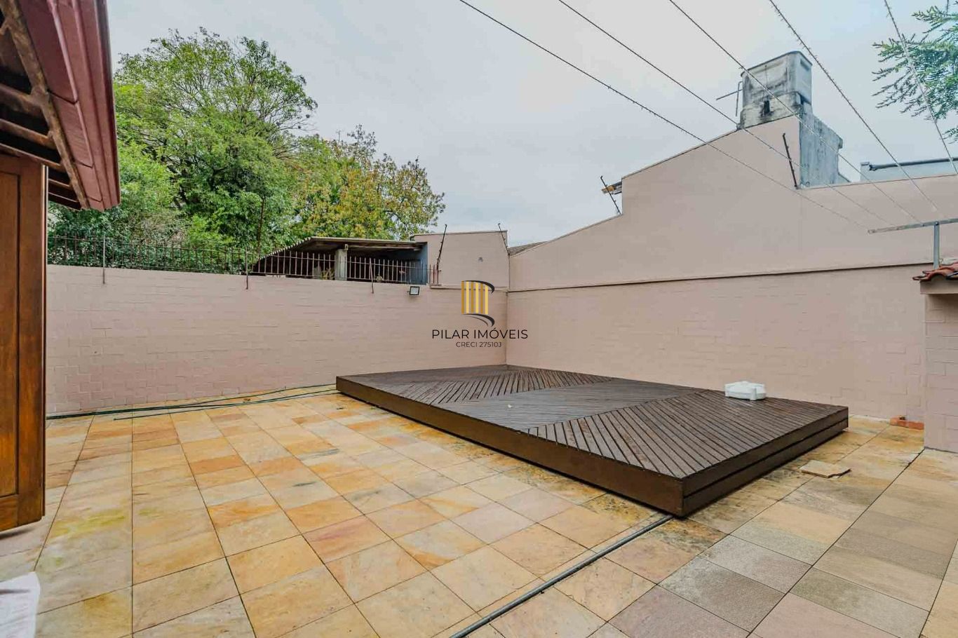 Casa com 3 quartos e 4 vagas no Bairro Vila Ipiranga