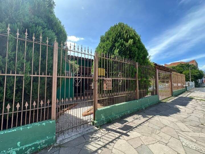 Casa 3 dormitórios na Rua Santa Isabel em Viamão-RS