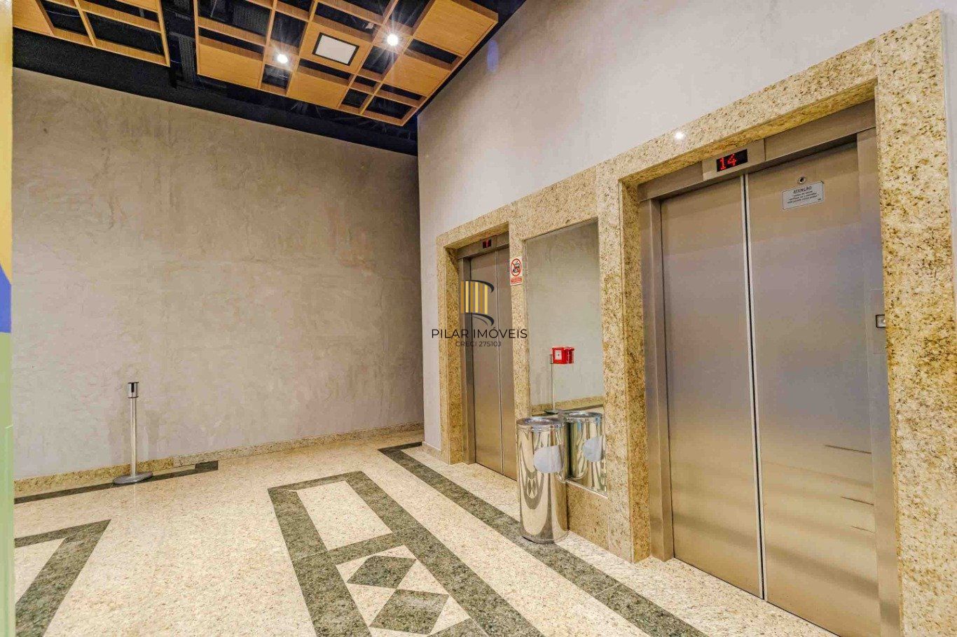 Sala comercial, 2 vagas, elevador e restaurante no bairro Praia de Belas