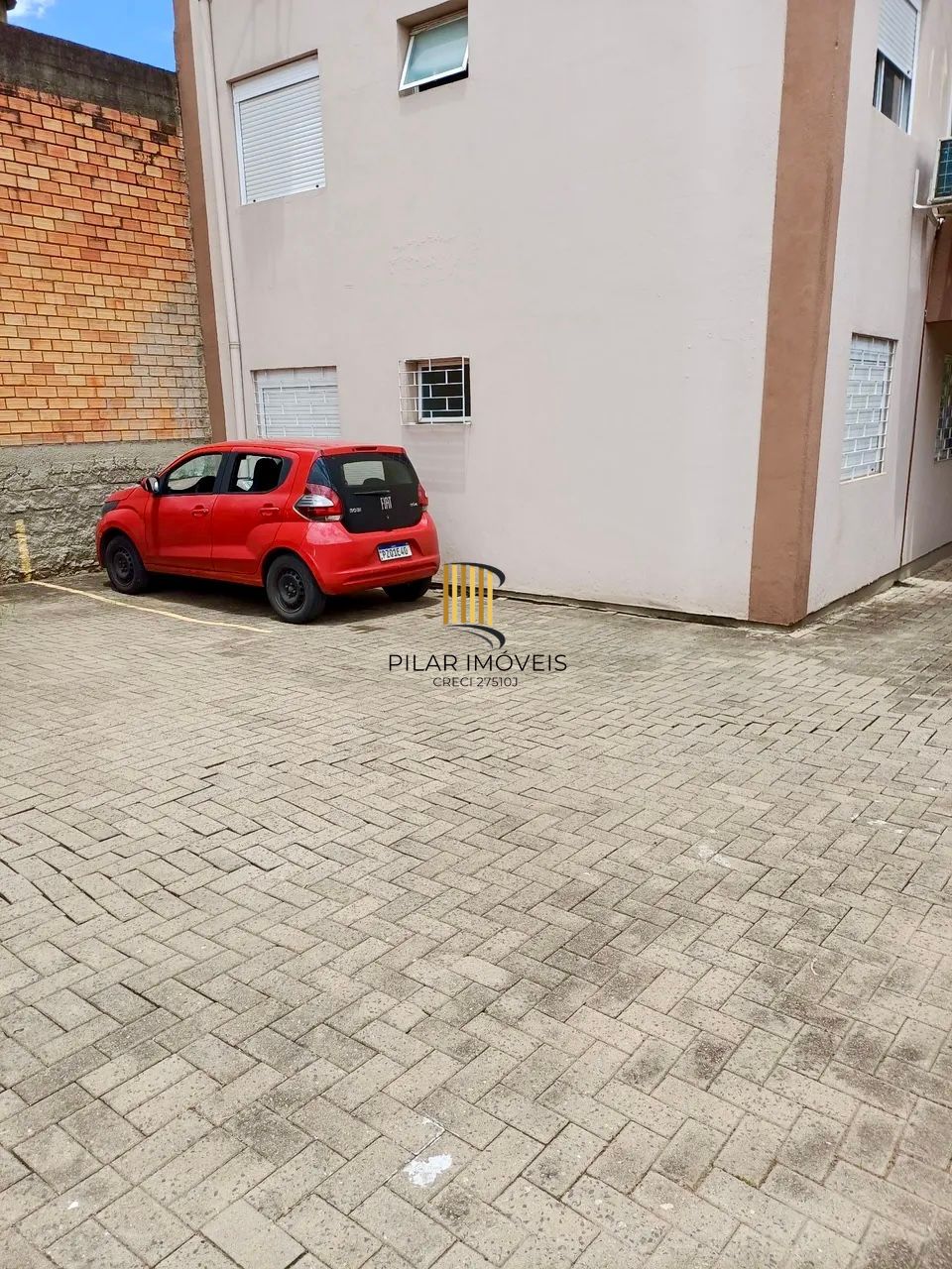 Apartamento de 2 quartos no andar térreo semi mobiliado em Gravataí