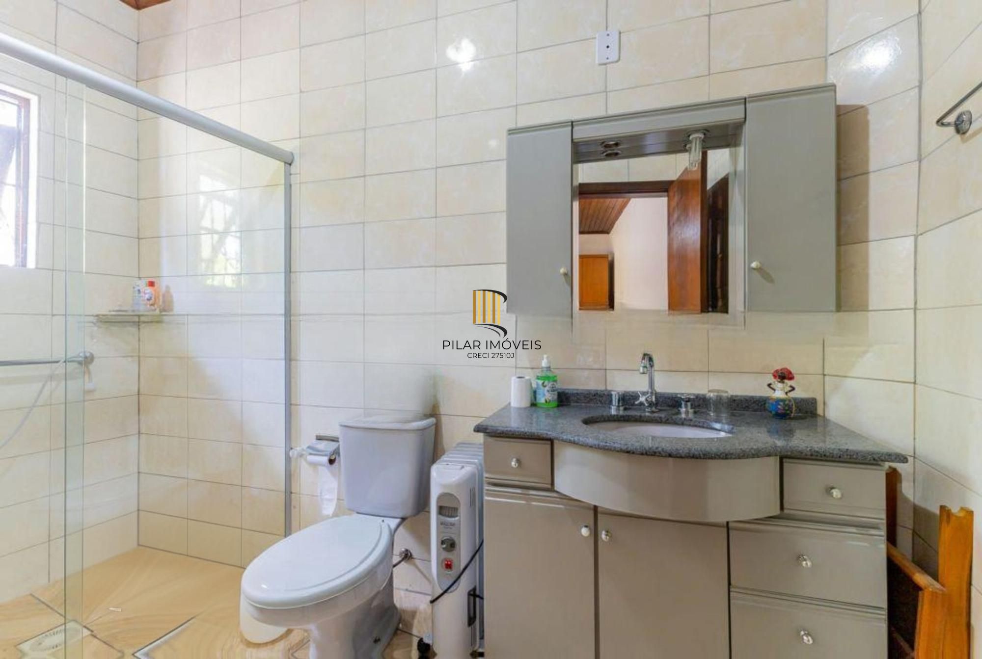 Casa com 1.640,00m², 3 dormitórios, 4 vagas à venda Rua Marista.