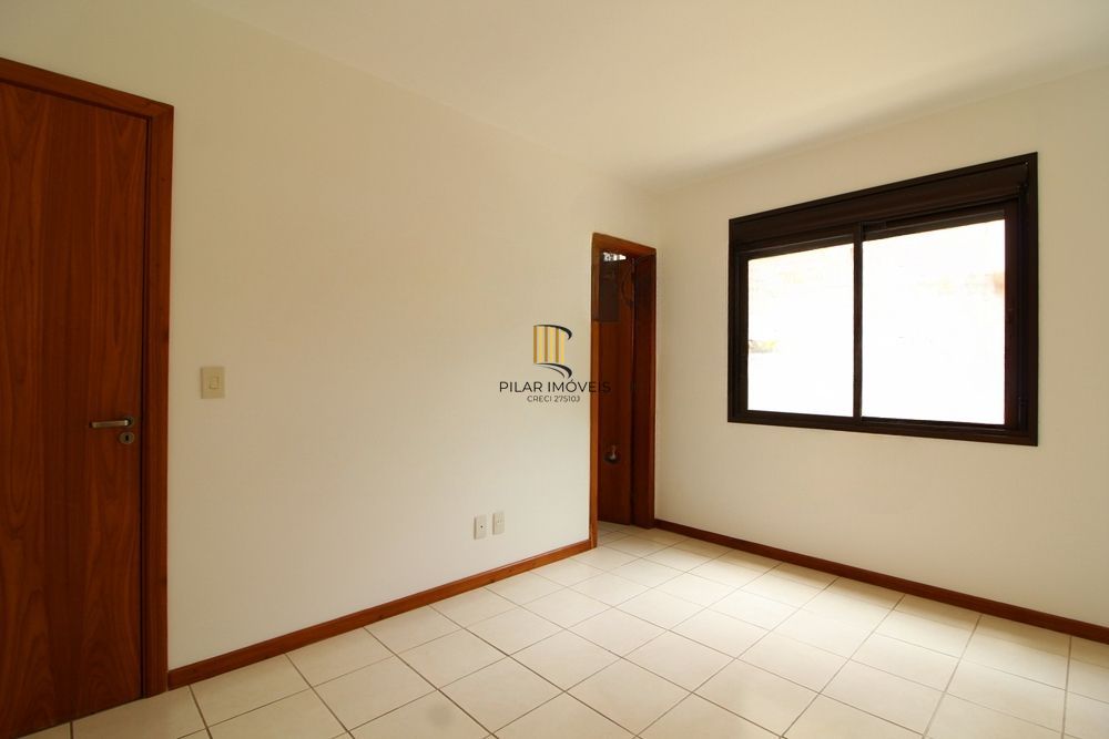 Apartamento com 2 quartos, 1 suíte e 1 vaga de garagem no Bairro Bom Fim.