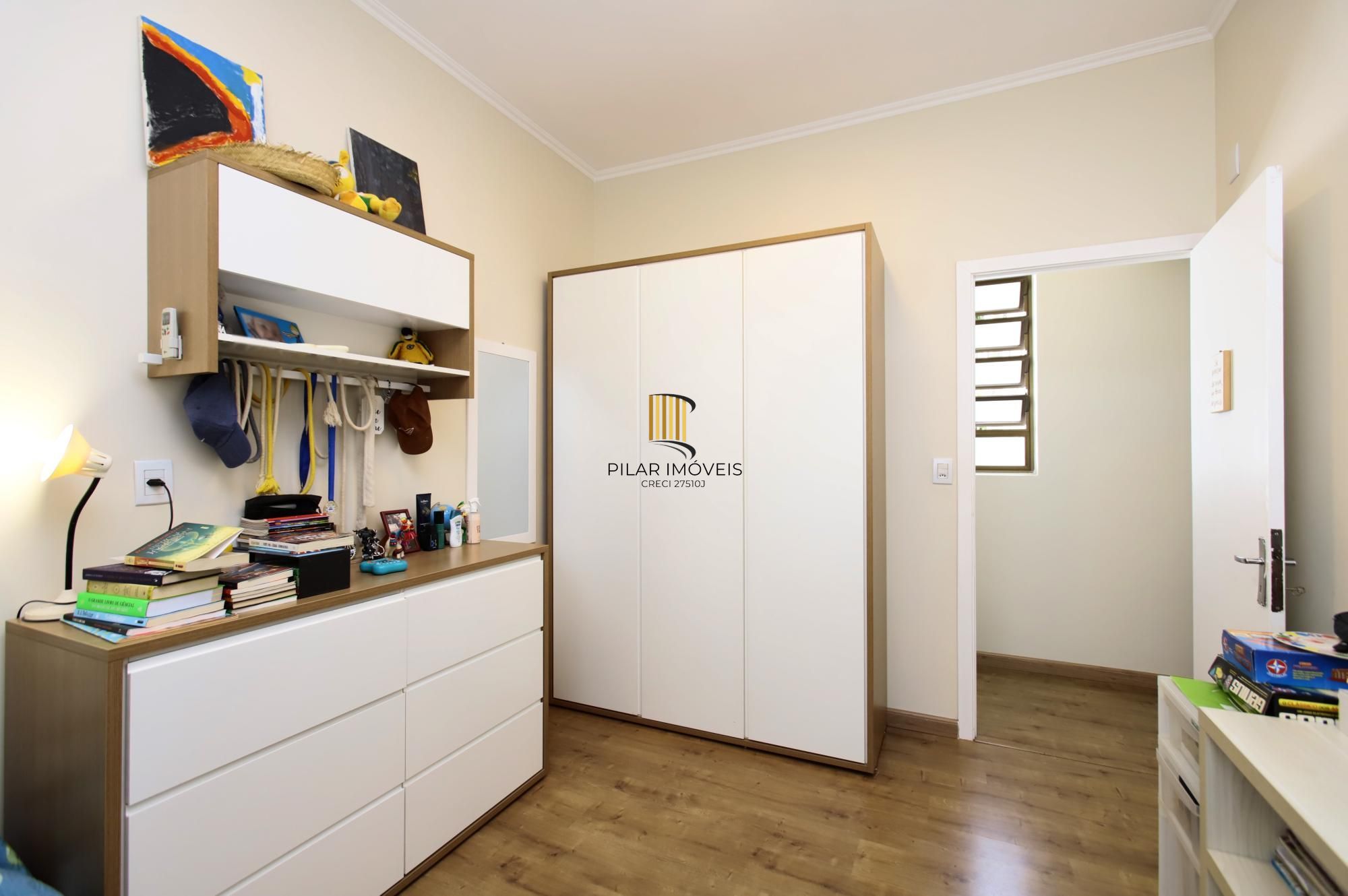 Casa de 4 quartos, 3 banheiros, 3 vagas no bairro Rio Branco