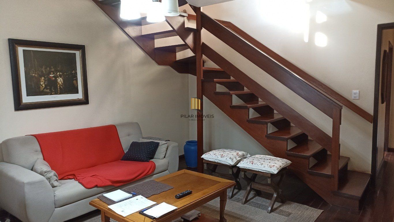 Casa de 3 dormitórios bairro Santa Fé