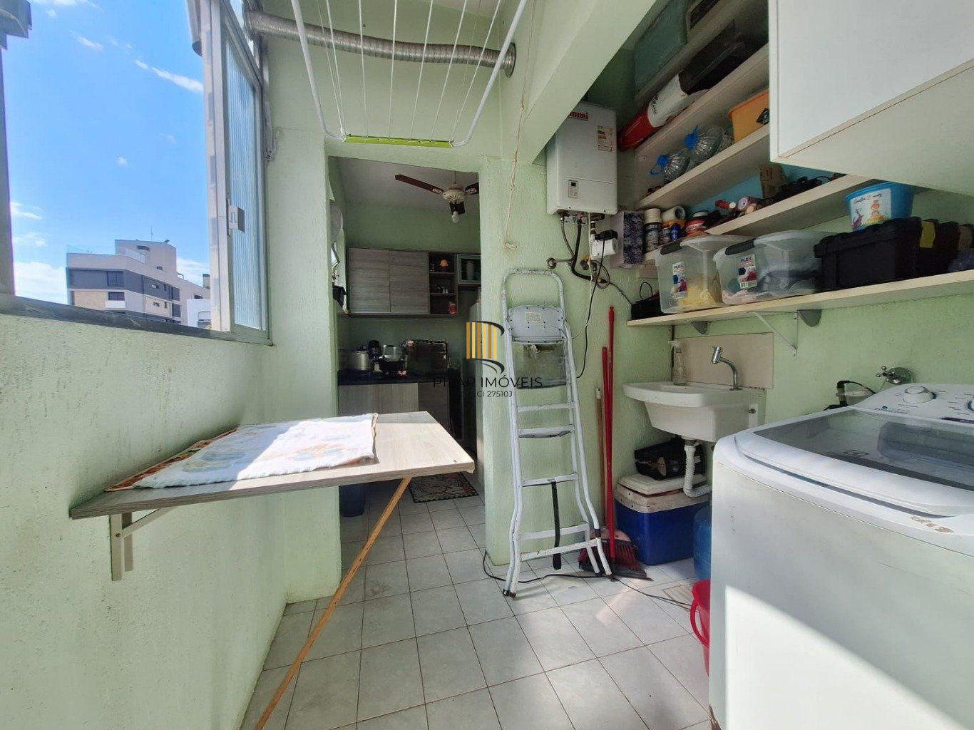 Apartamento à venda com 3 quartos 78 metros privativos no Bairro Menino Deus