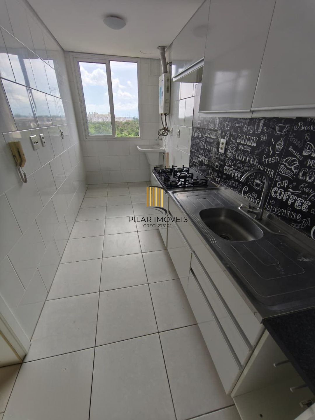 Apartamento de 2 dormitórios, elevador e 1 vaga de garagem em Canoas.