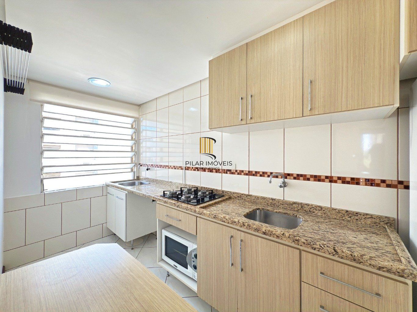 Apartamento com 2 quartos, vaga e elevador  no bairro Sarandi.