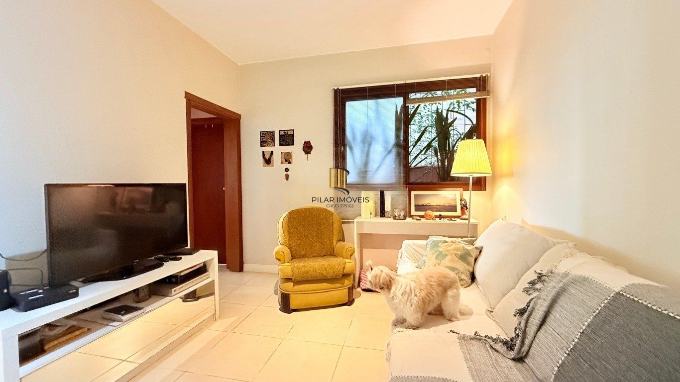Apartamento térreo com pátio no bairro Santana.