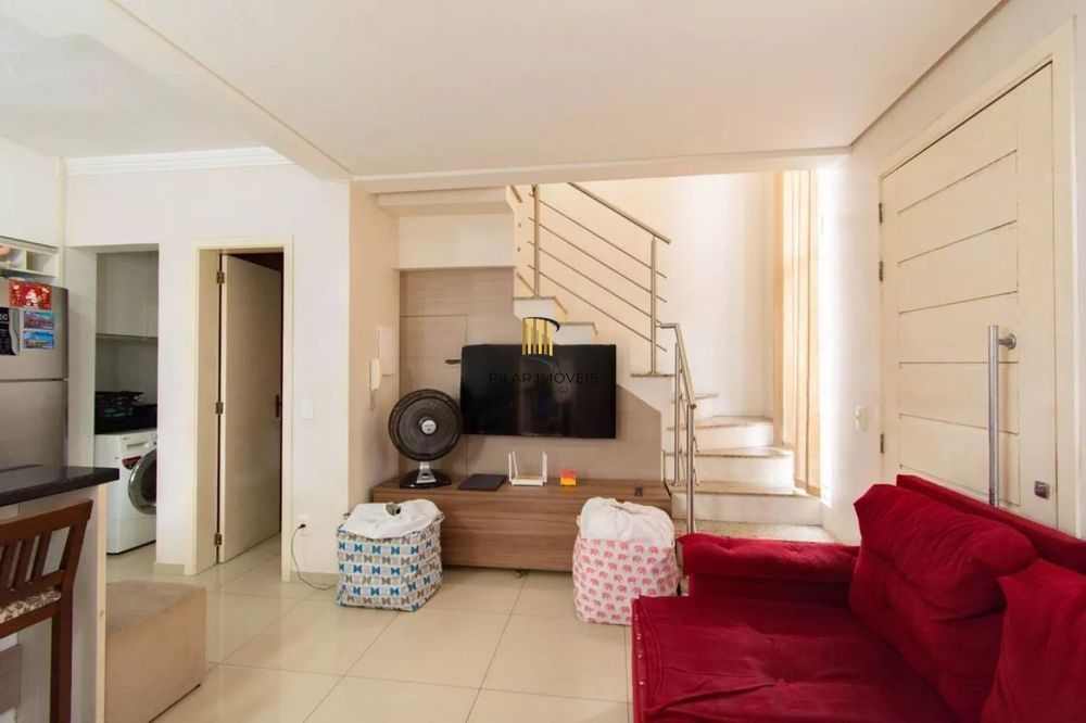 Casa de 3 dormitórios e 2 vagas de garagem em Canoas.