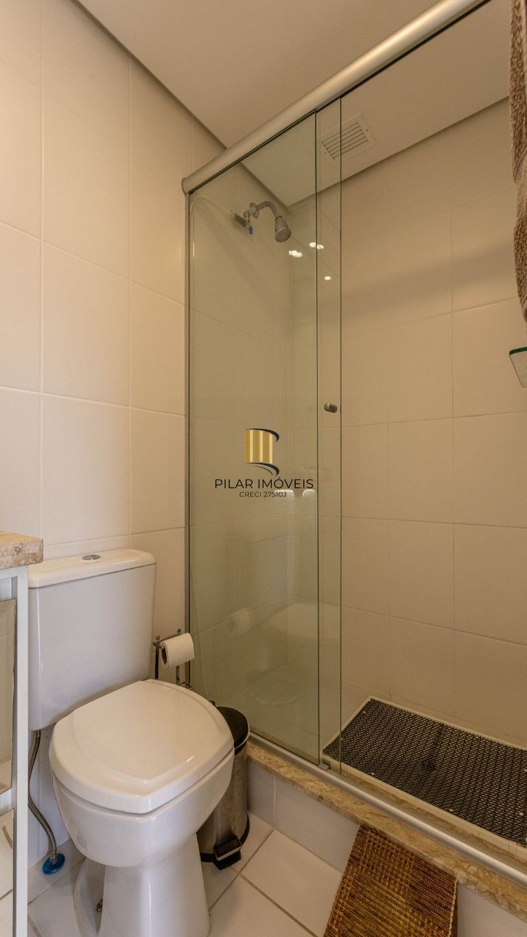 Apartamento semi mobiliado com 2 quartos de bairro Petrópolis