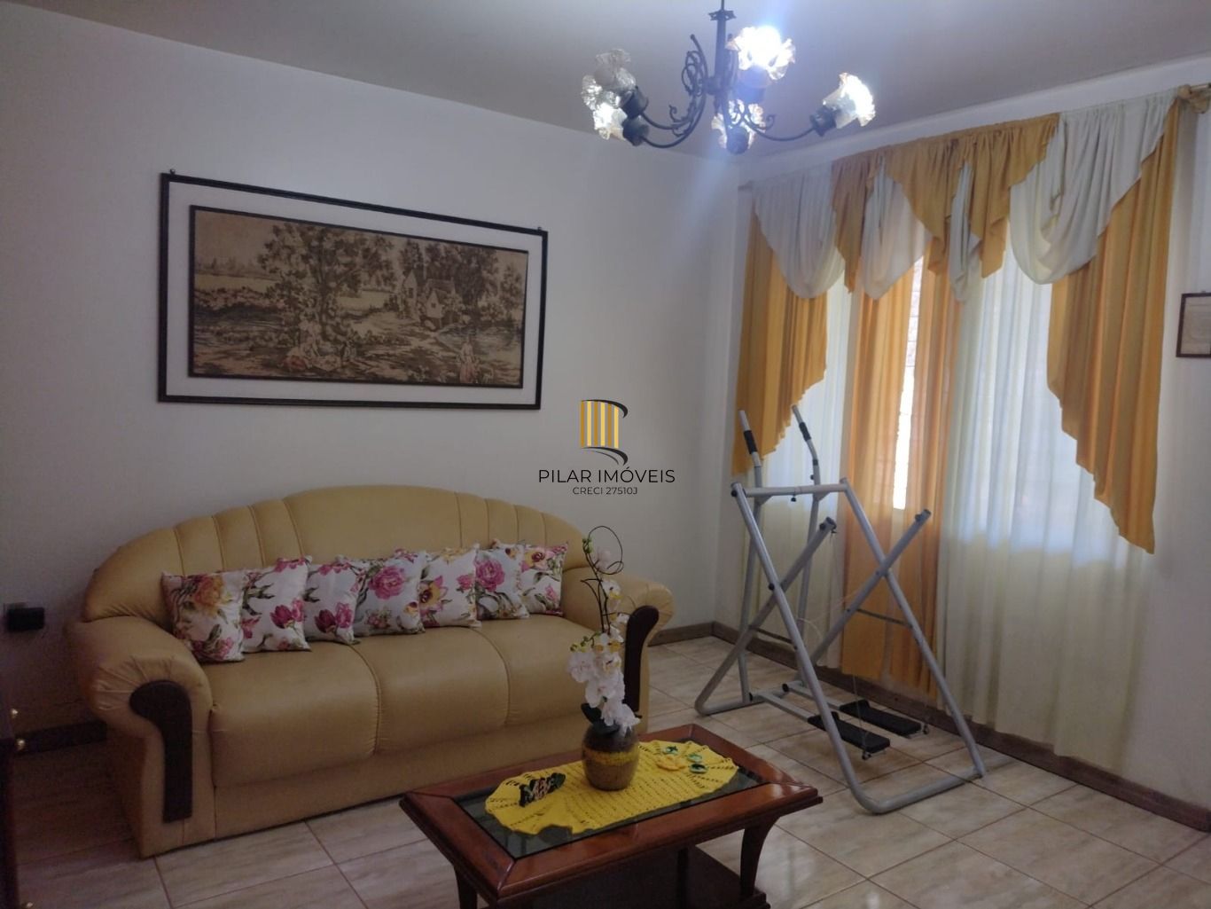 Casa de 3 Quartos e 2 Vagas de garagem em Cachoeirinha.