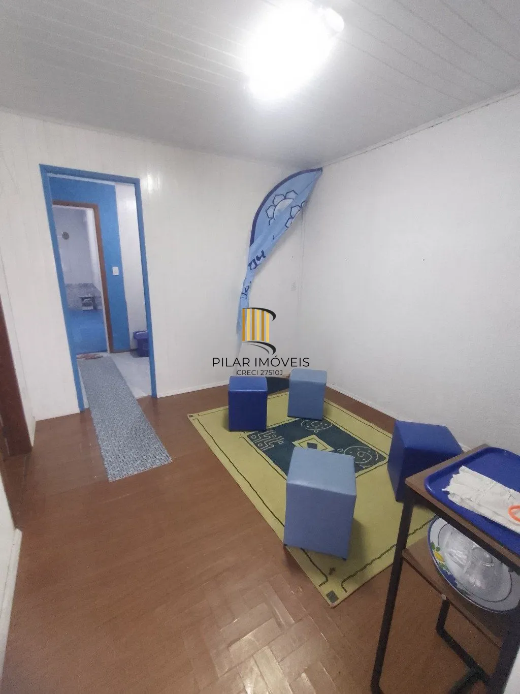 Casa de 5 dormitórios, piscina e 4 vagas de garagem em Canoas.