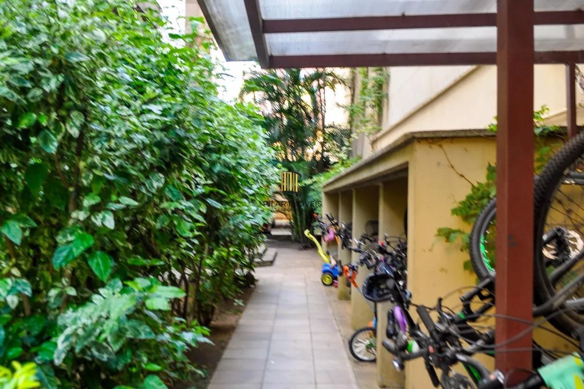 Apartamento com 3 Dormitórios, elevador vaga e 2 Sacadas no Menino Deus