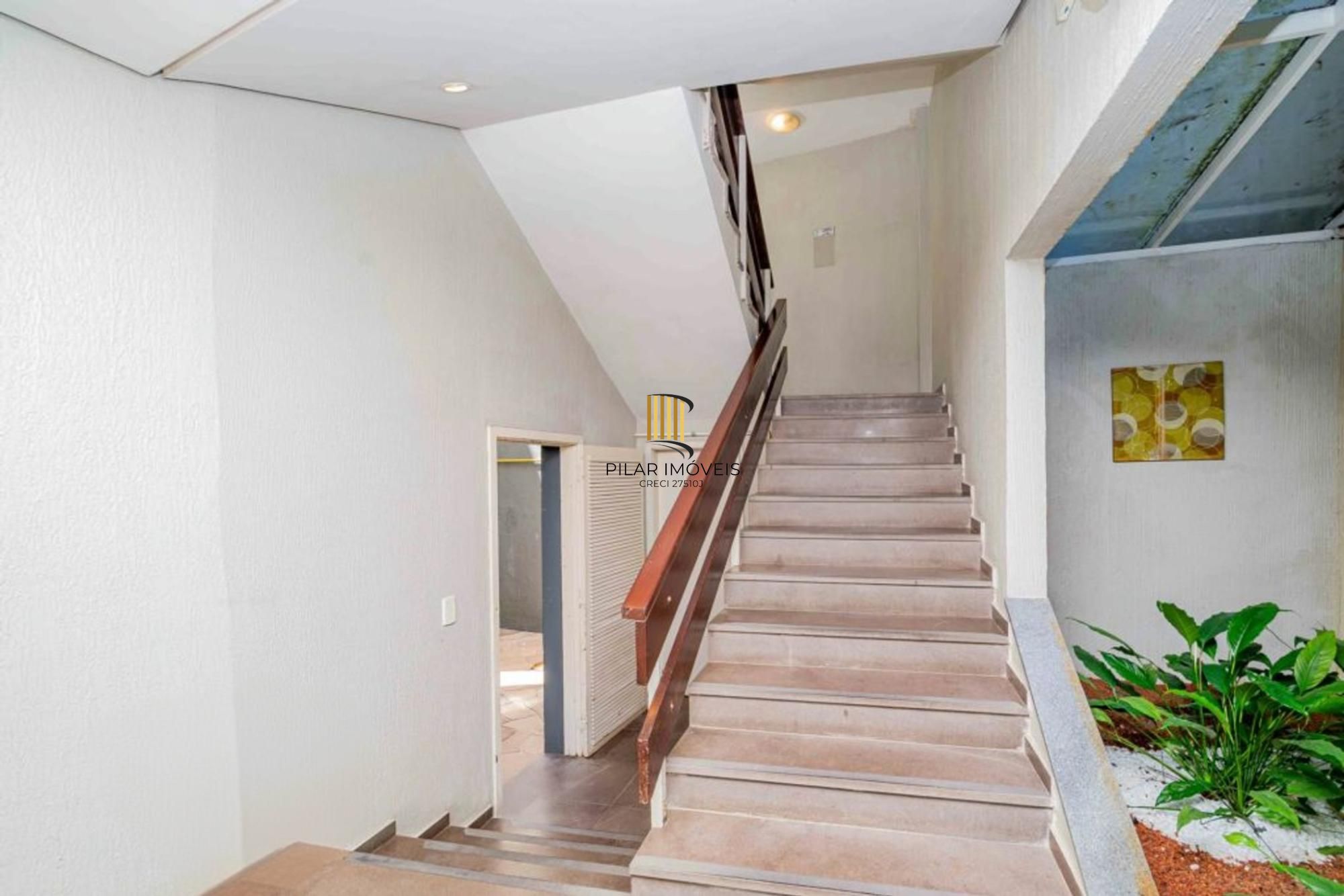 Apartamento garden com 2 quartos e 110m² à venda em Mont'serrat,