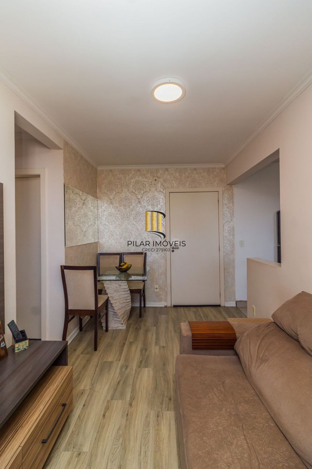 Apartamento com 2 quartos e 1 vaga de garagem no Bairro Sarandí