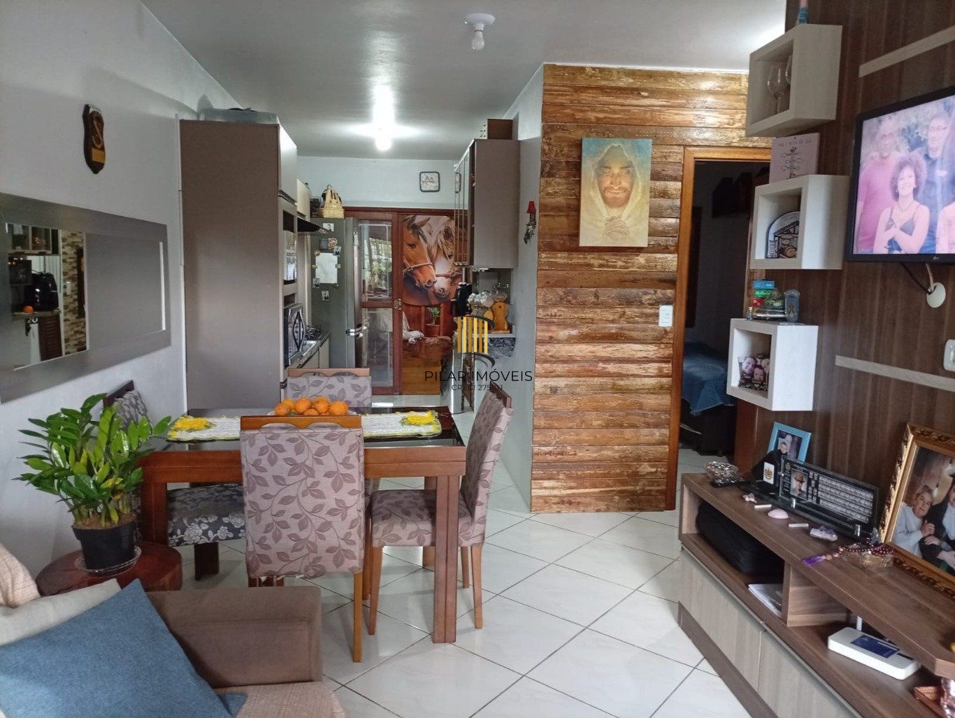 Casa com 2 dormitorios com 1 vaga de garagem, no Bairro Olaria em Canoas