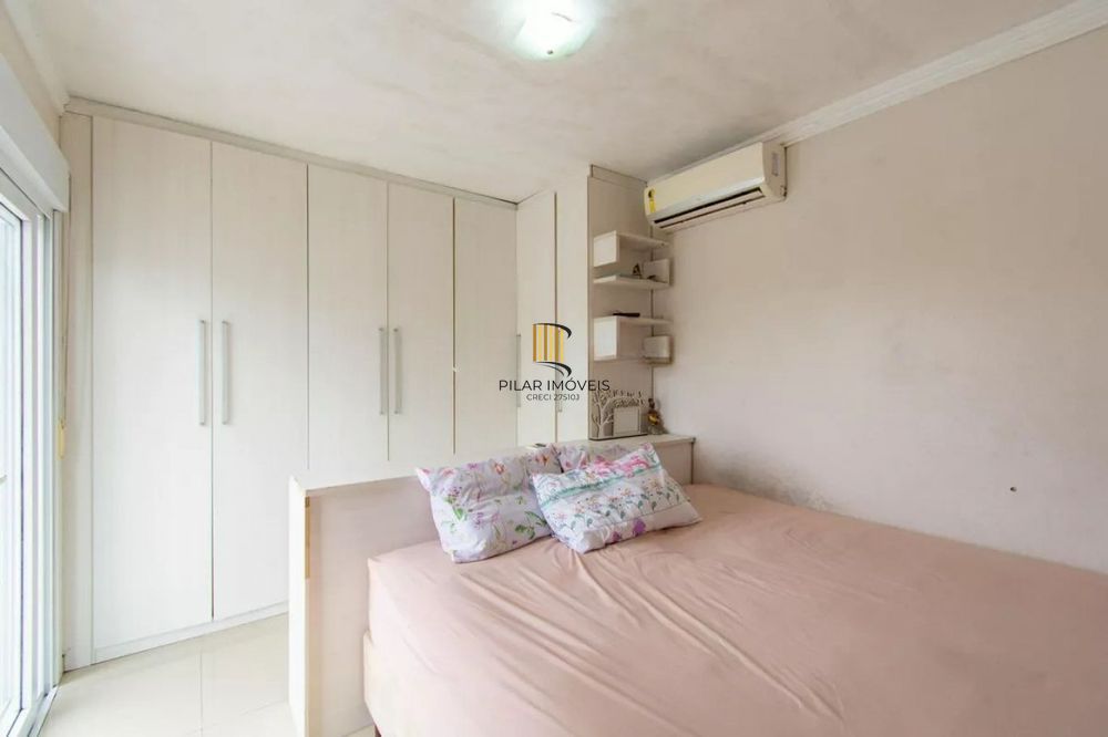 Casa de 3 dormitórios e 2 vagas de garagem em Canoas.