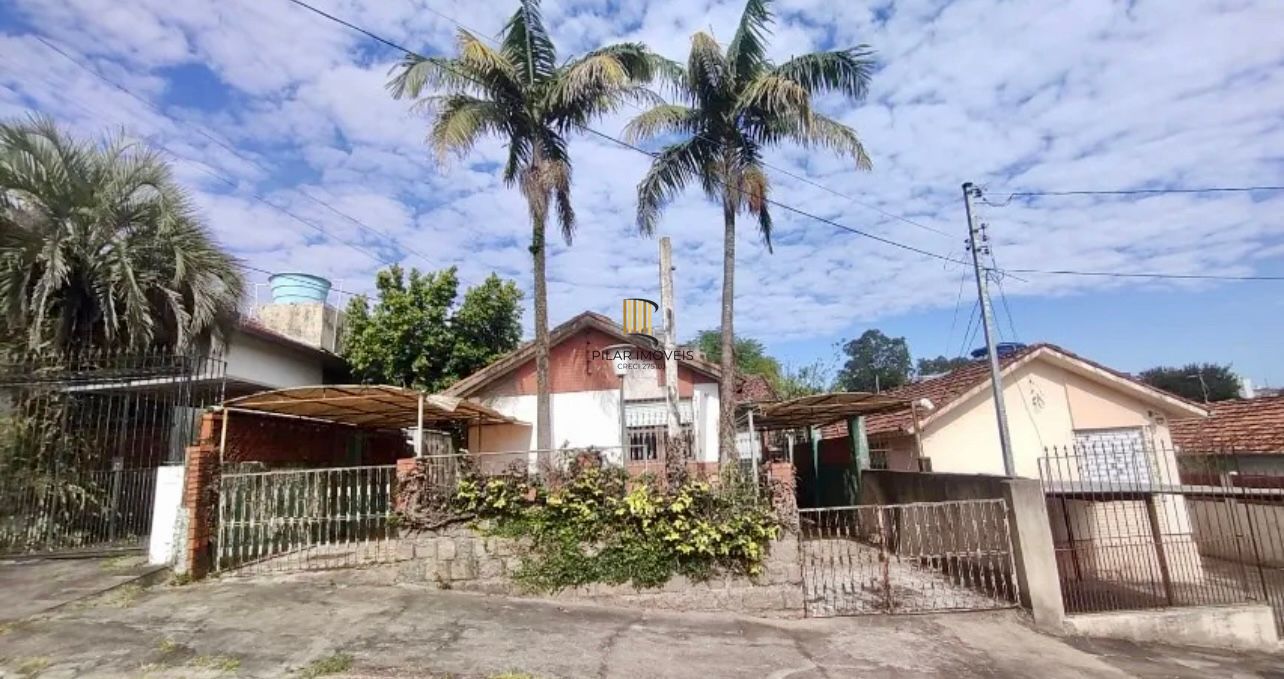 Casa com 3 Quartos e 3 banheiros à Venda, 120 m² por R$ 390.000