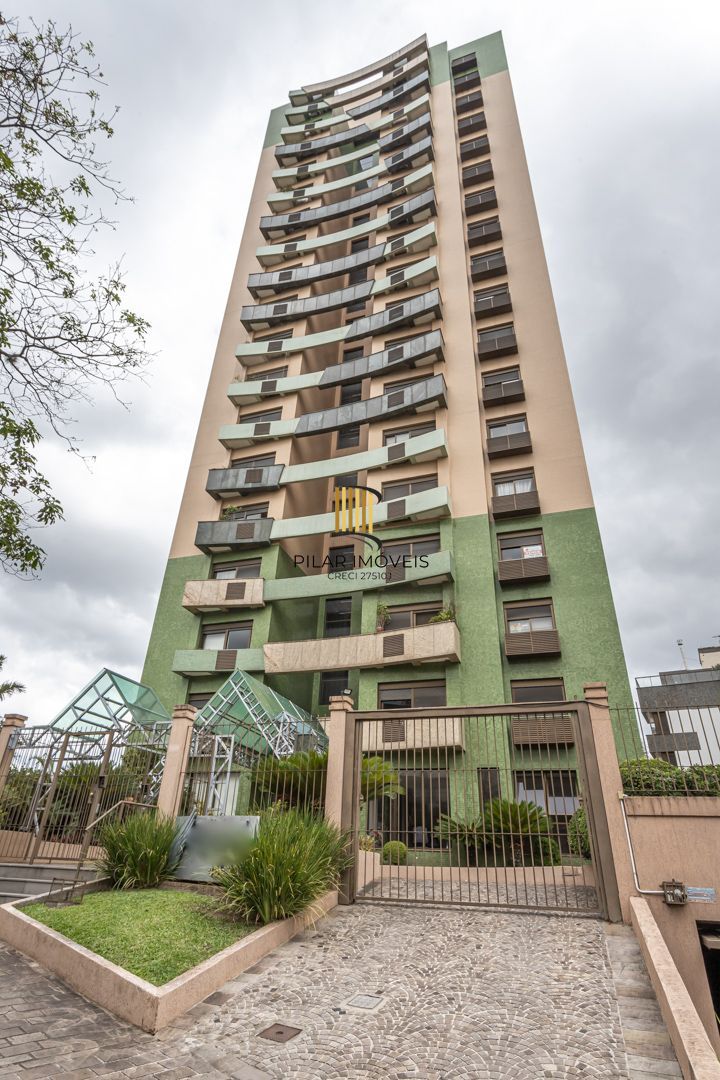 Apartamento de 97m², 2 dormitórios,1suíte, 3 vagas de garagem na rua Guararapes