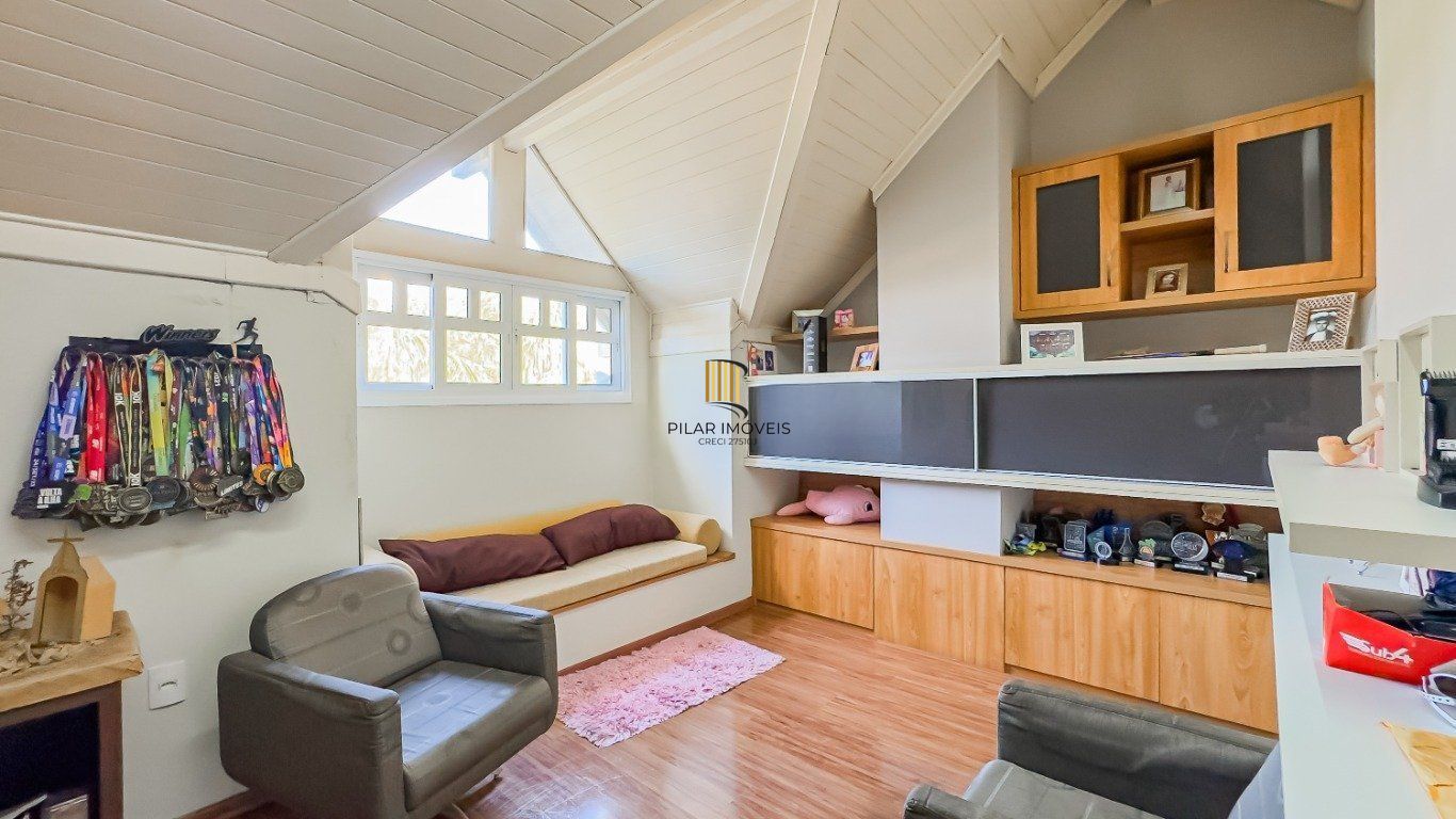 Casa em Condomínio, 3 Quartos, Suíte e 3 Vagas no Jardim Carvalho, Porto Alegre