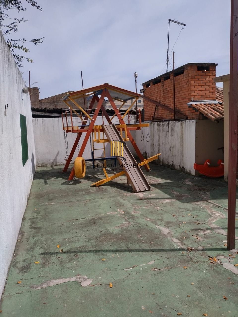 Apartamento semi mobiliado de 2 dormitórios bairro Sarandi