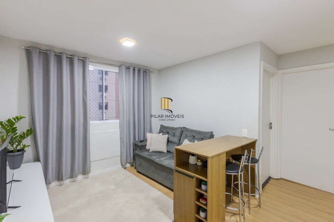 Apartamento de 2 quartos e 1 vaga de garagem em Canoas.