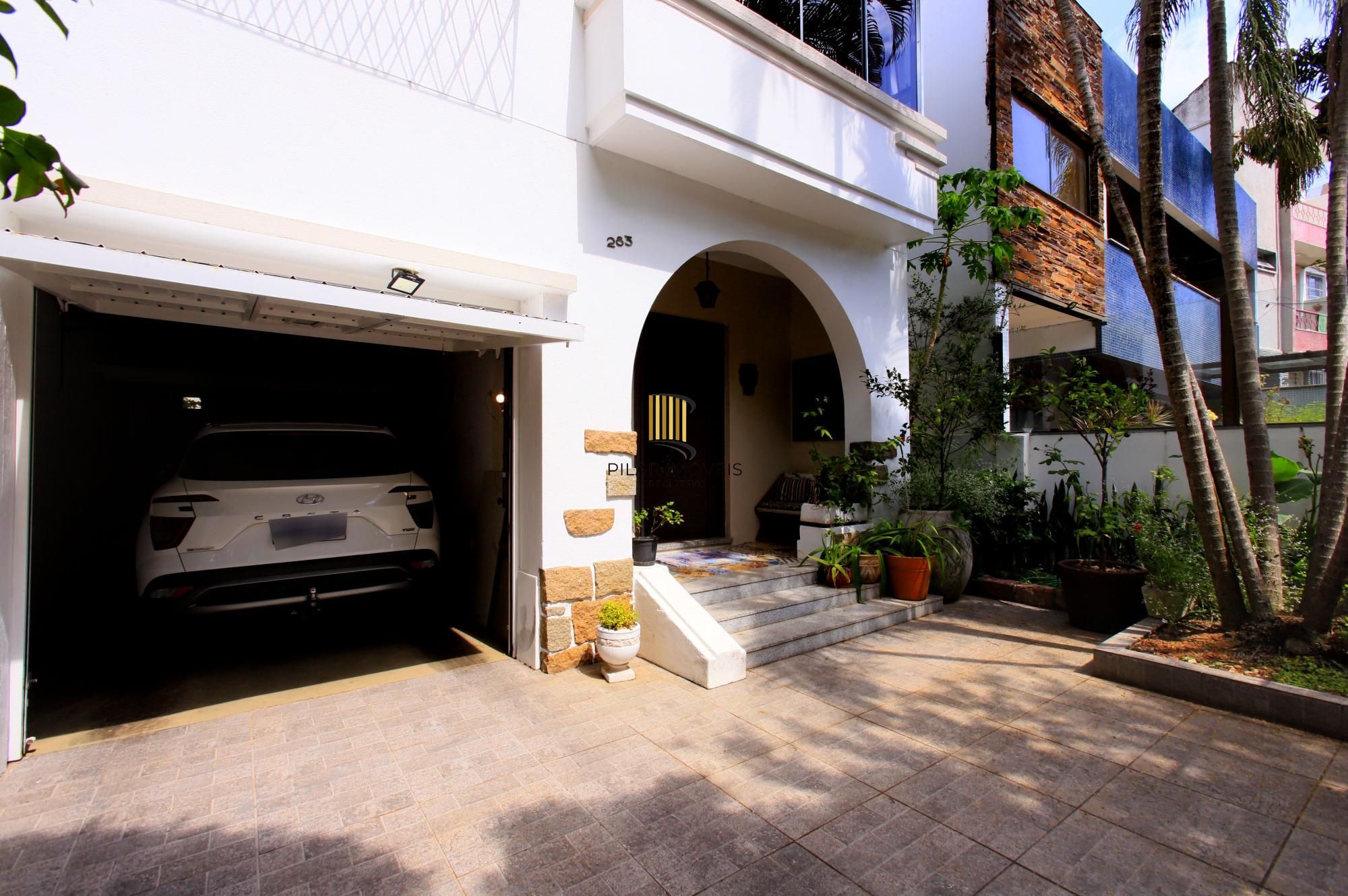 Casa de 4 quartos, 3 banheiros, 3 vagas no bairro Rio Branco