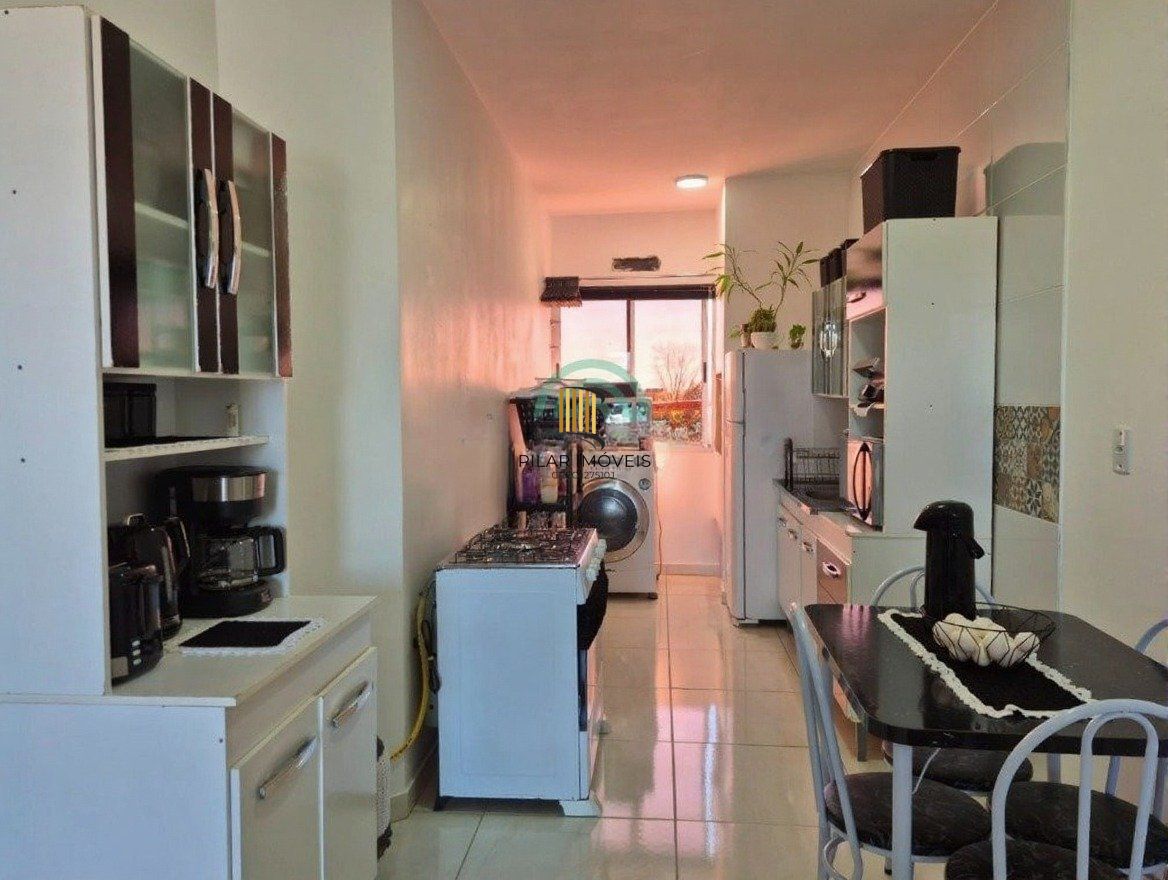 Apartamento de 2 dormitórios, 2 vagas de garagem no Bairro Olaria em Canoas.