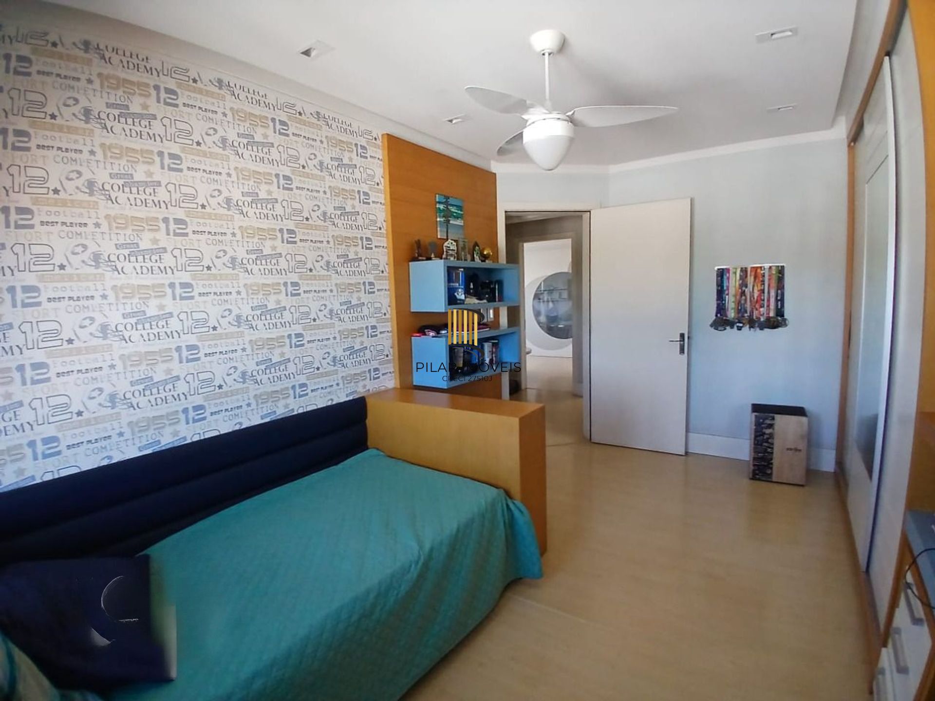 Cobertura com 4 quartos, 1 suíte, 4 vagas e elevador no bairro Igara Canoas.