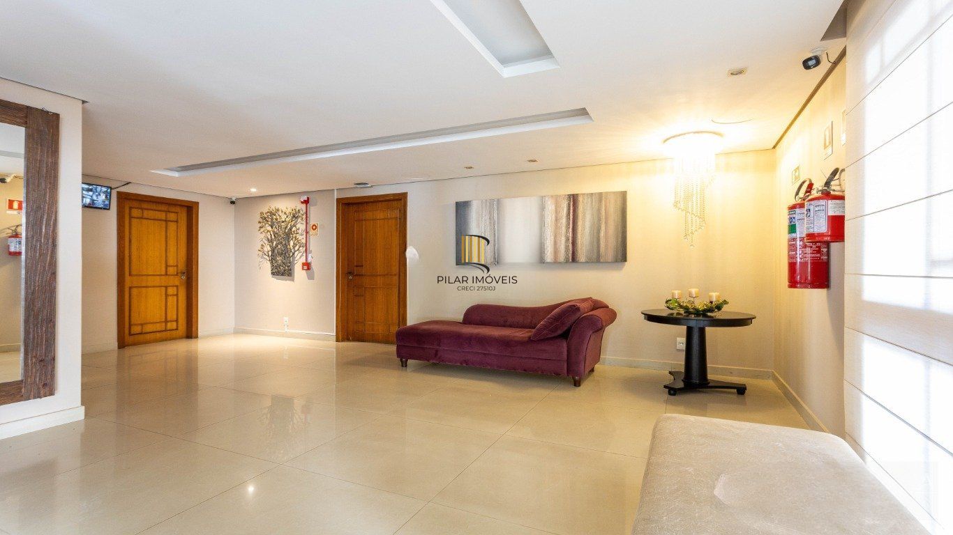 Apartamento 3 Dormitórios, 1 súite, elevador, 2 vagas no Petrópolis.