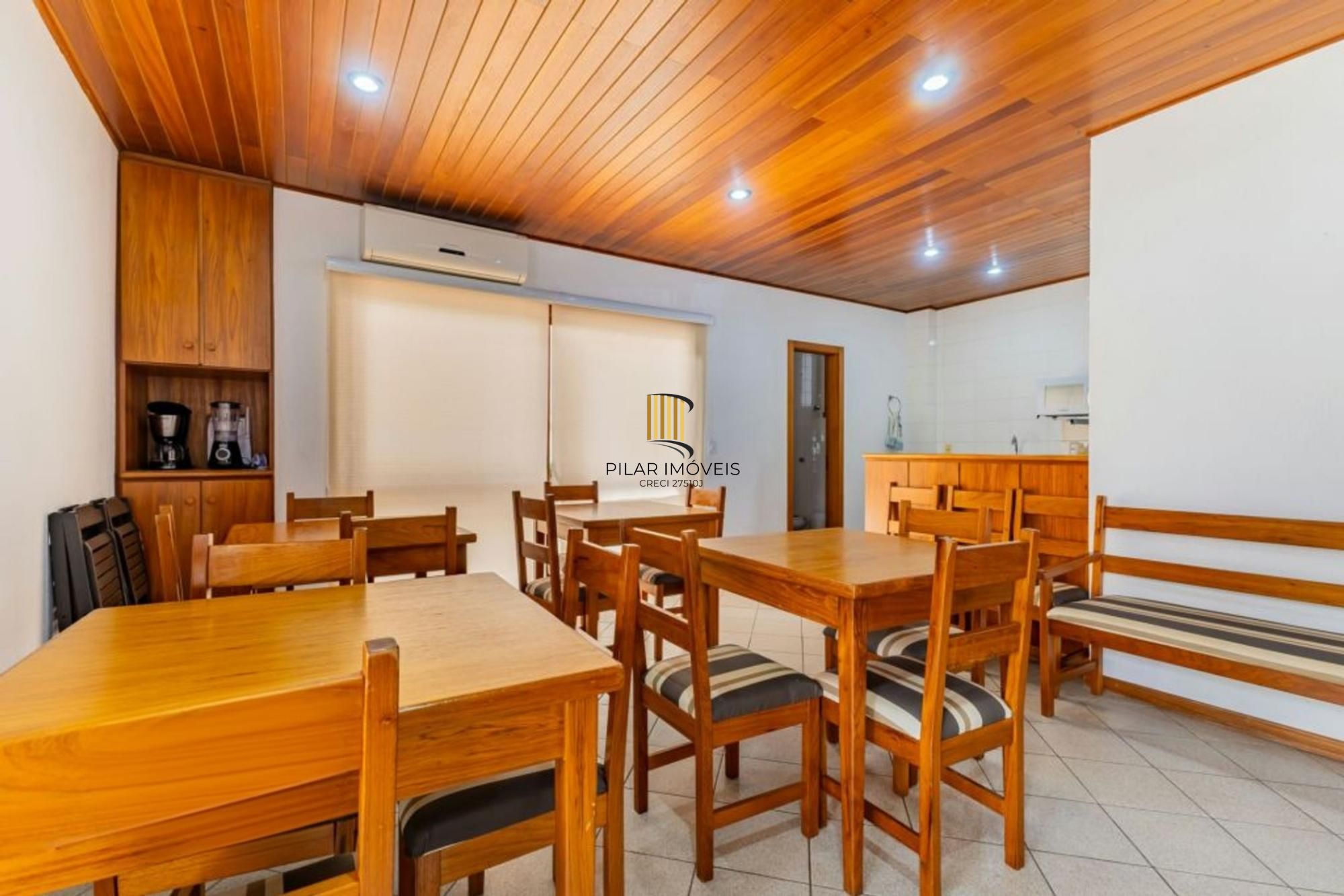 Apartamento com 3 quartos, 1 suíte, 3 vagas e elevador no Bairro São João.