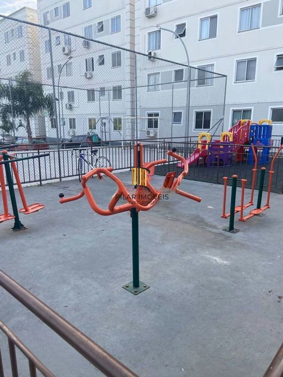 Apartamento de 2 dormitórios, piscina e 1 vaga de garagem em Canoas.