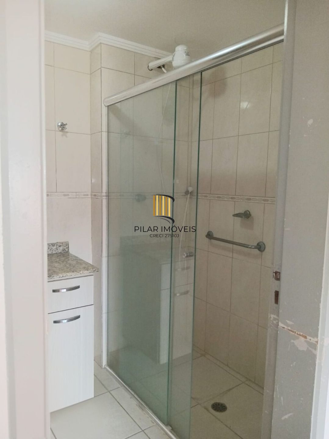 Apartamento de 2 quartos e elevador em Canoas.