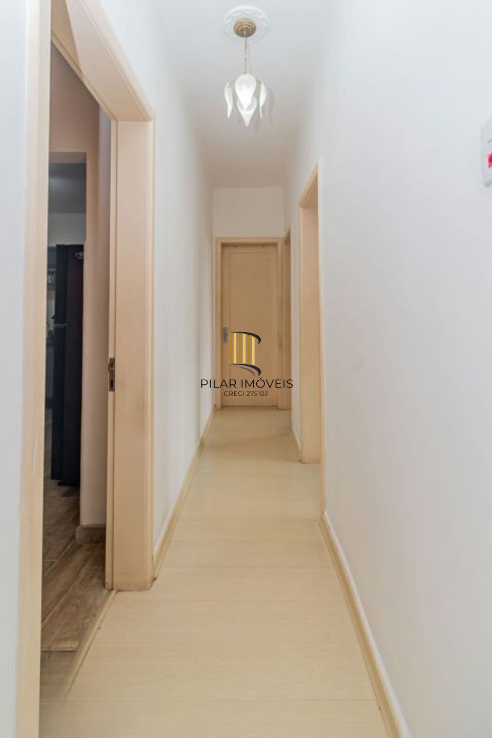 Apartamento semi mobiliado 2 dormitórios bairro Petrópolis