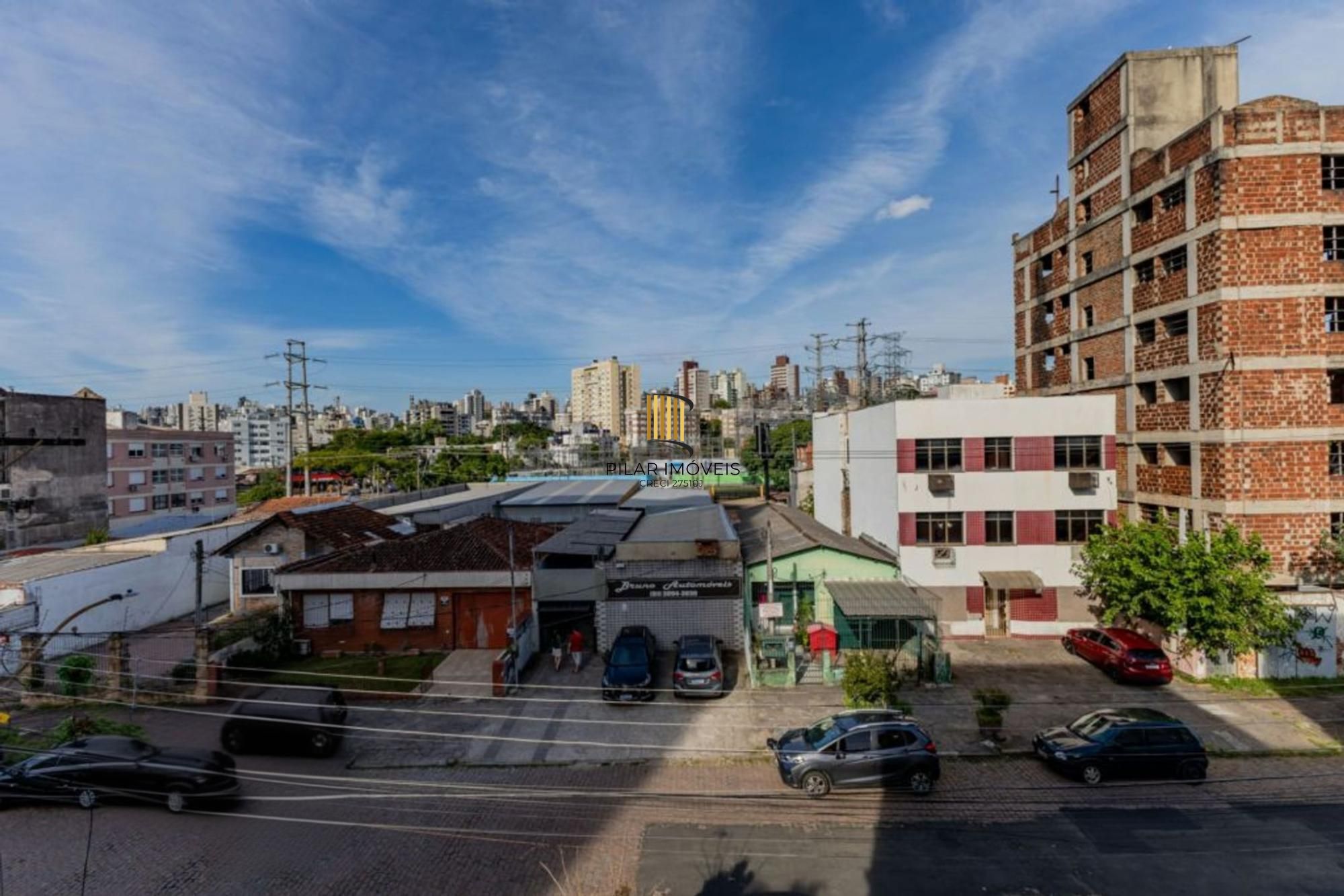 Apartamento com 2 quartos, vaga coberta e sol da manha no bairro Santana