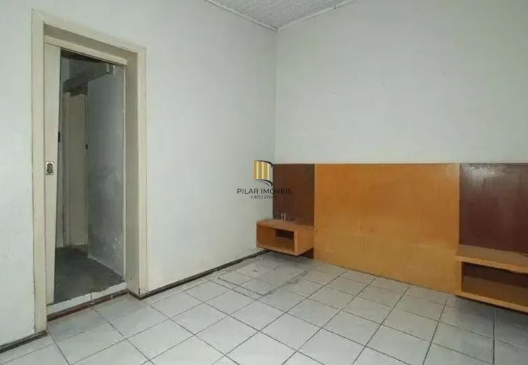 Casa de 3 quartos, 2 banheiros, 2 vagas no bairro Jardim Leopoldina