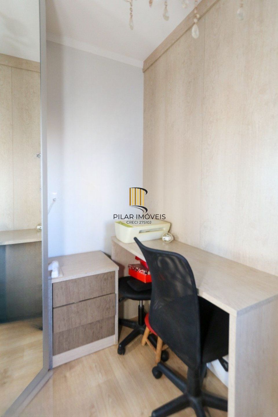 Casa em condomínio com 2 quartos e 2 vagas no bairro Marechal Rondon em Canoas.