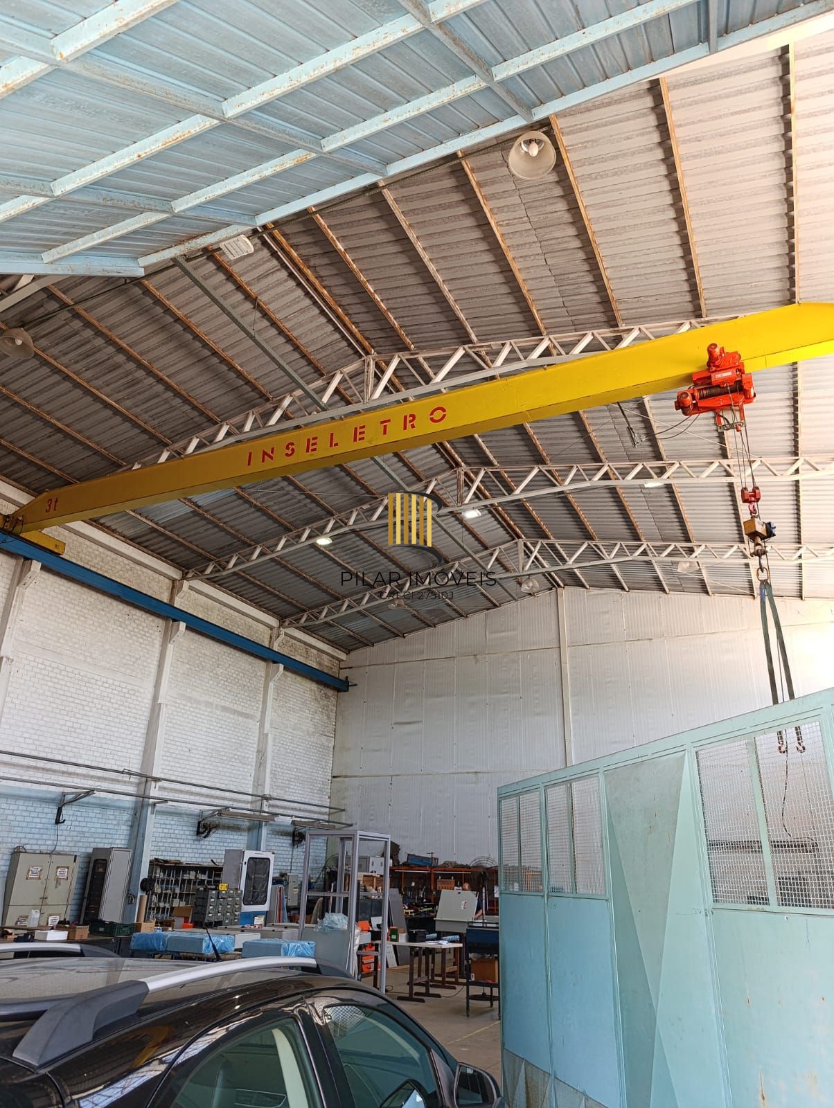 Pavilhão com 2500m de área construida no bairro Sarandi