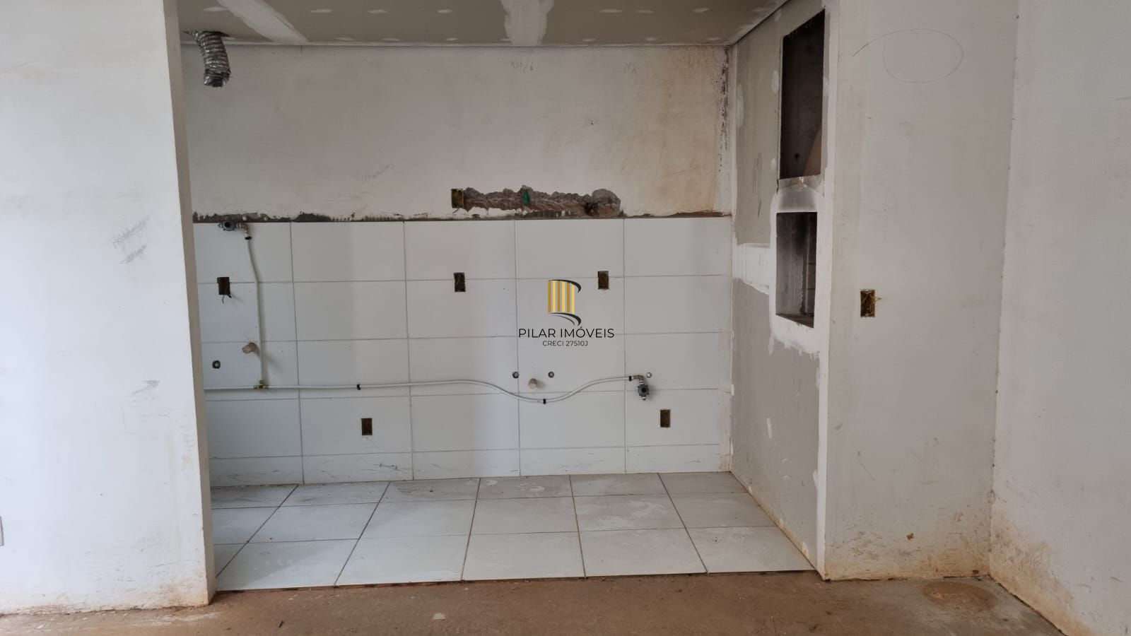 Apartamento 2 quartos, vaga, churrasqueira e elevador no bairro Parque Santa Fé