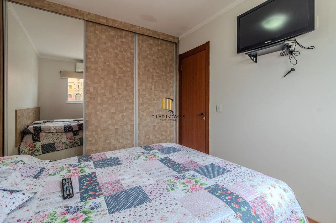 Apartamento 2 Dormitórios com 1 vaga coberta e elevador no Alto Petrópolis