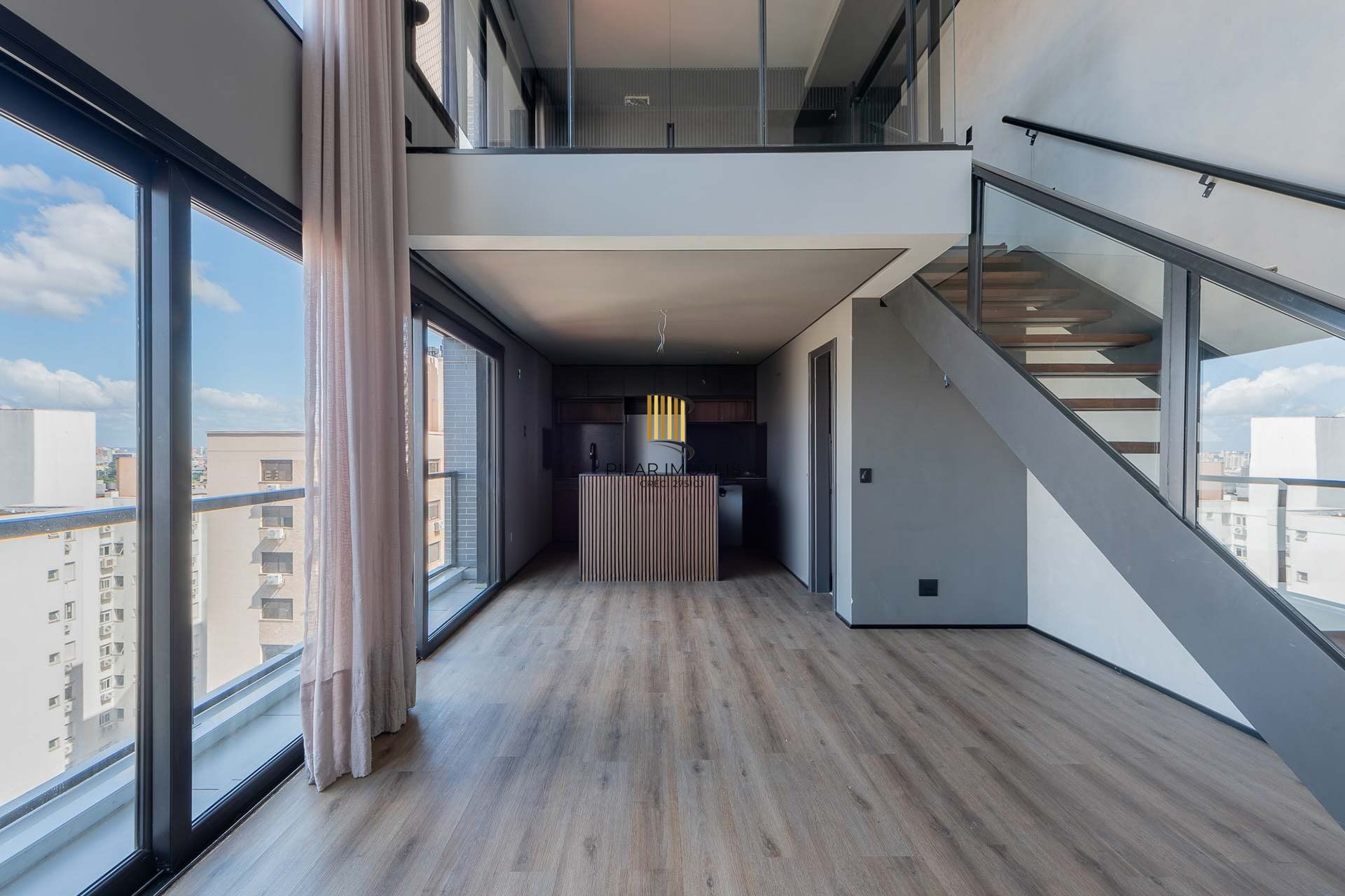 Apartamento duplex com 1 suíte, 2 vagas e elevador no Bairro Rio Branco