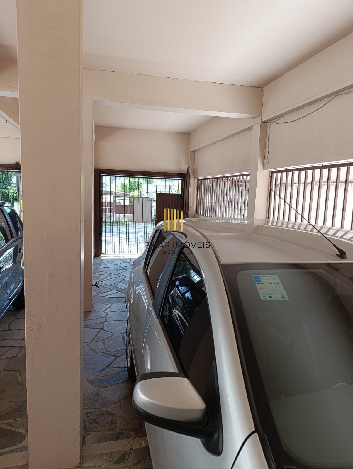 Apartamentosemi mobiliado de 2 dormitórios, 1 vaga no bairro Partenon