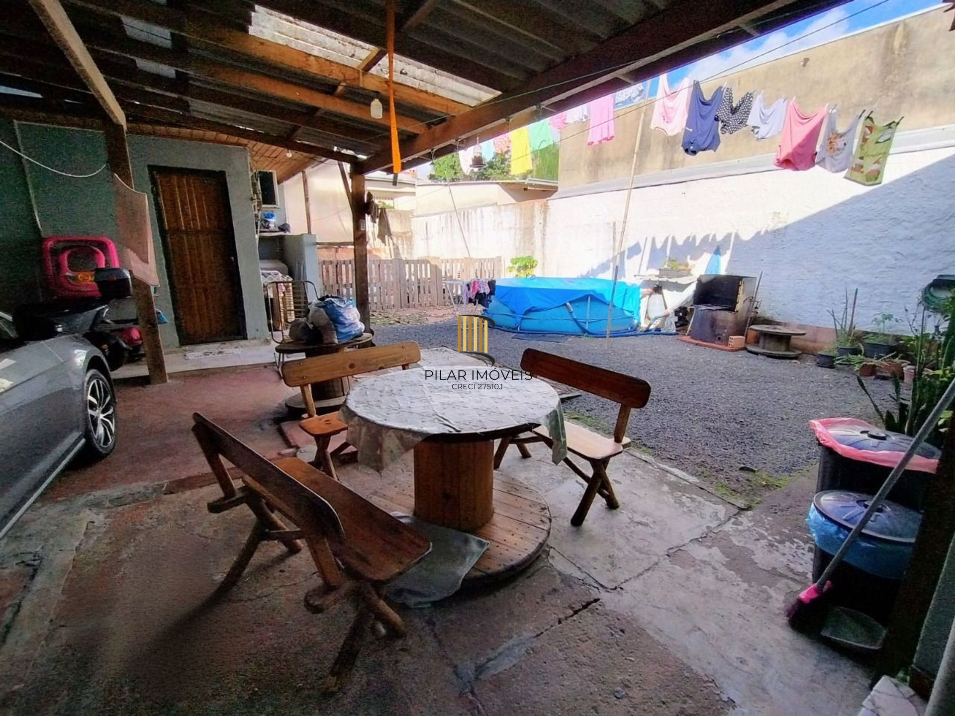 Casa de 3 dormitórios e 4 vagas de garagem em Canoas.