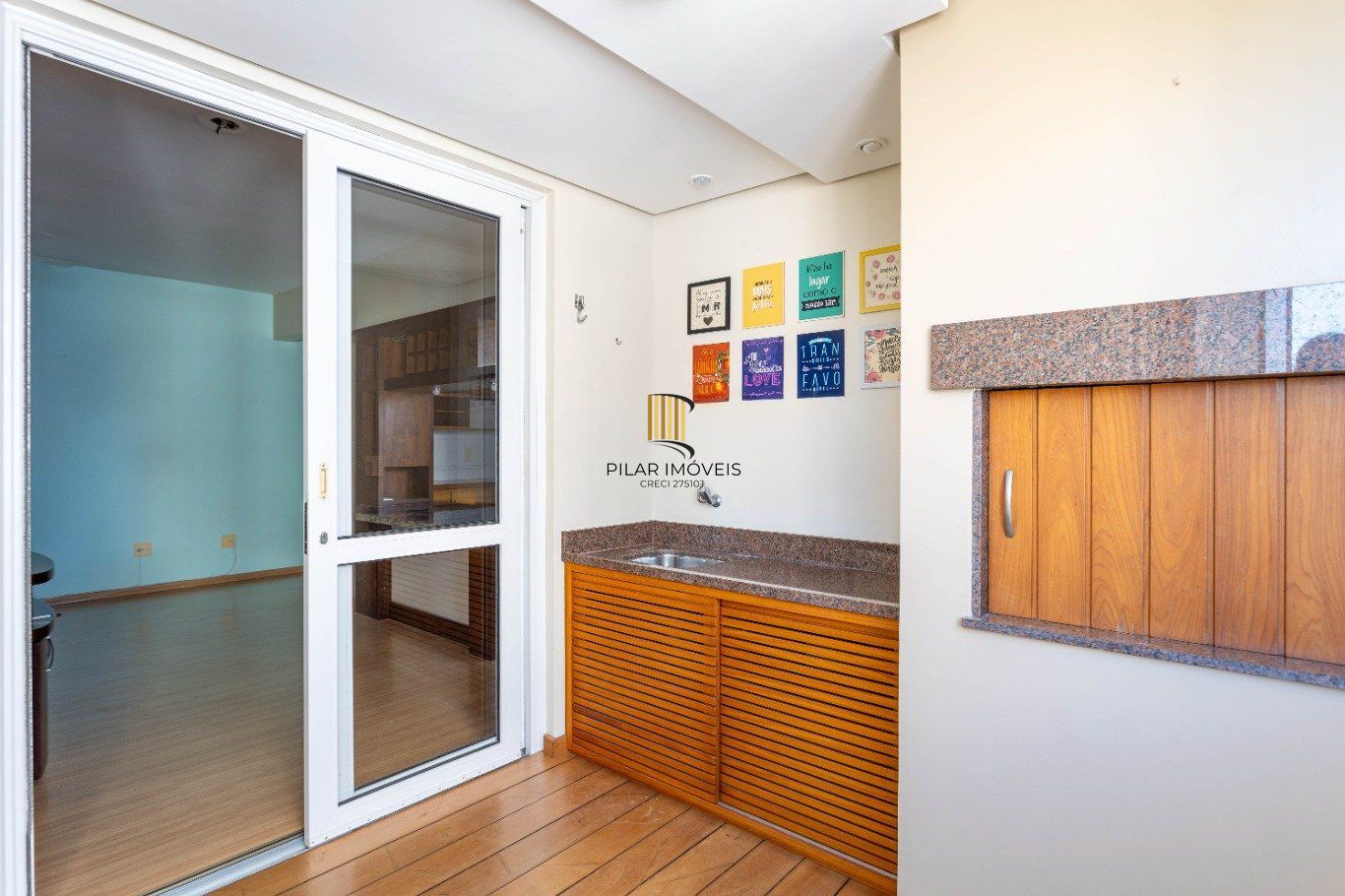 Apartamento com 3 Quartos, 1 suite e 1 vaga à Venda no bairro Tristeza.