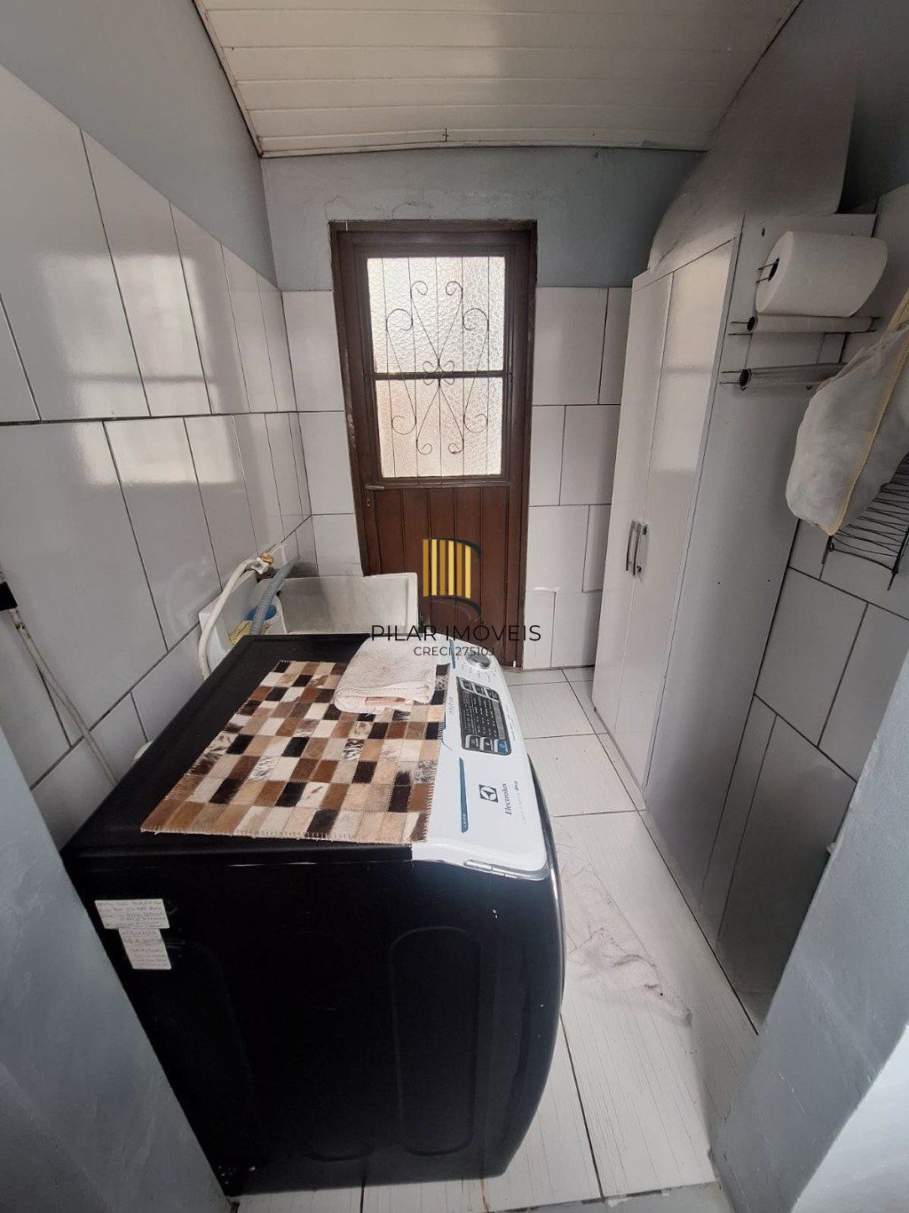 Casa com 2 dormitórios, sendo 1 suíte e 2 vaga de garagem coberta em canoas.