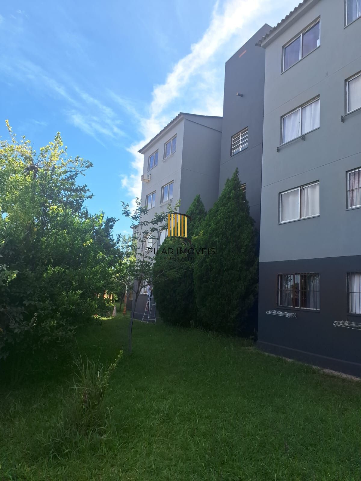 Apartamento 2 dormitórios 1 vaga de garagem no Bairro Maria Regina Alvorada