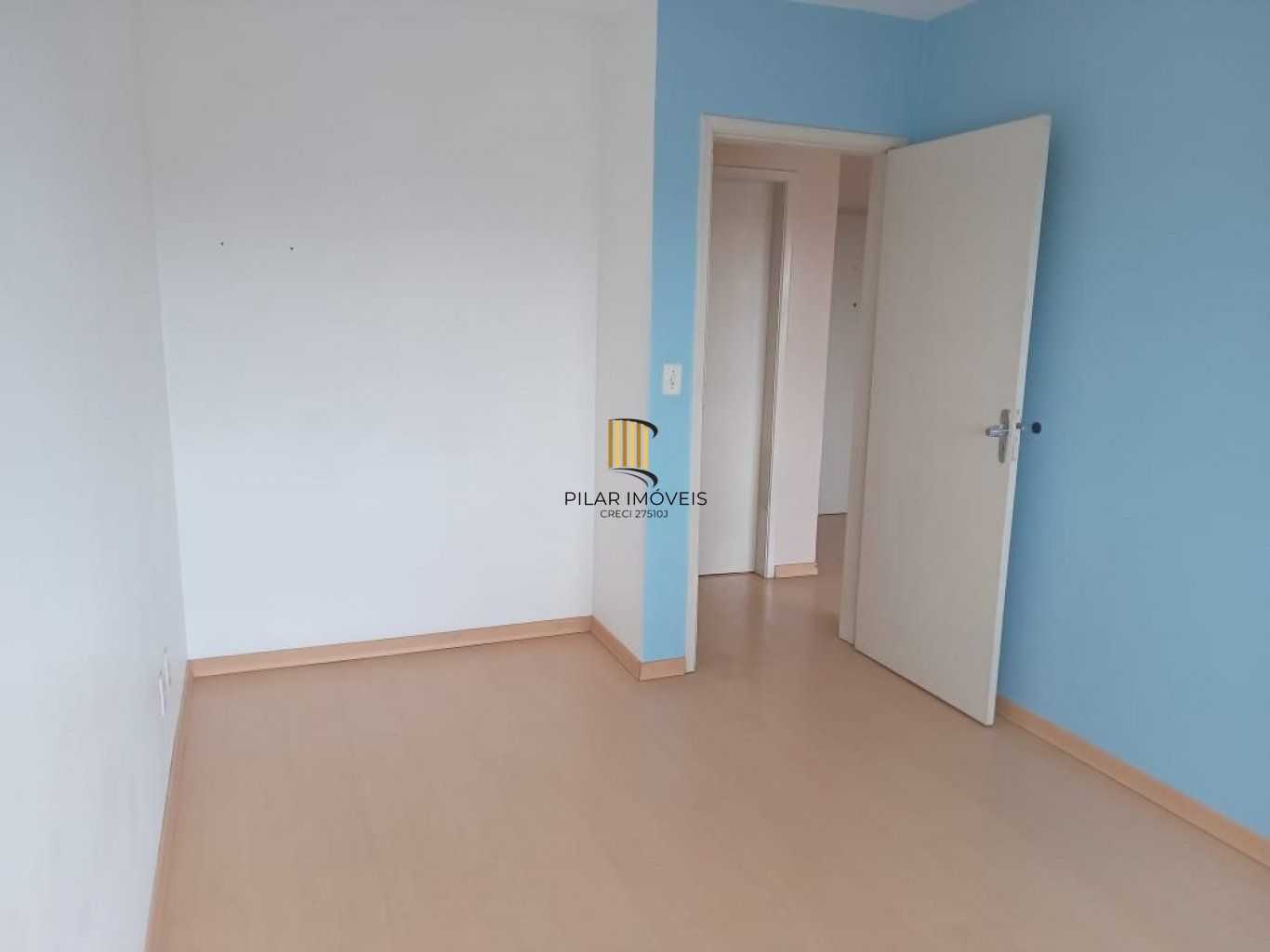 Apartamento com 1 quarto e 1 vaga de garagem no Bairro Sarandí