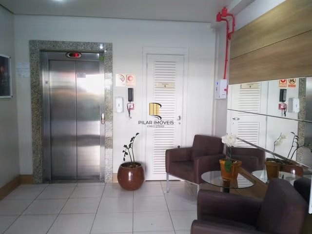 Apartamento de 2 dormitórios, elevador no Bairro jardim carvalho Porto Alegre.
